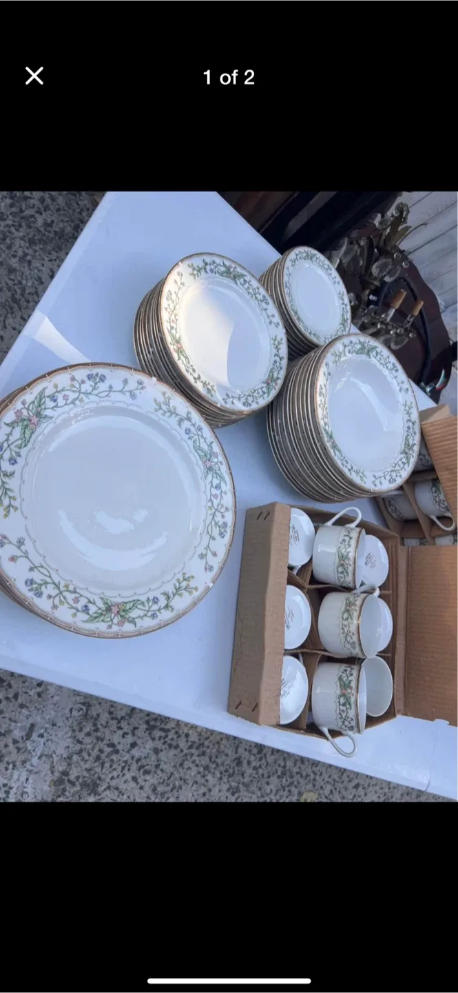 Vintage Royal Albert Bone China Lavender Rose Dinnerware image indicator(2)