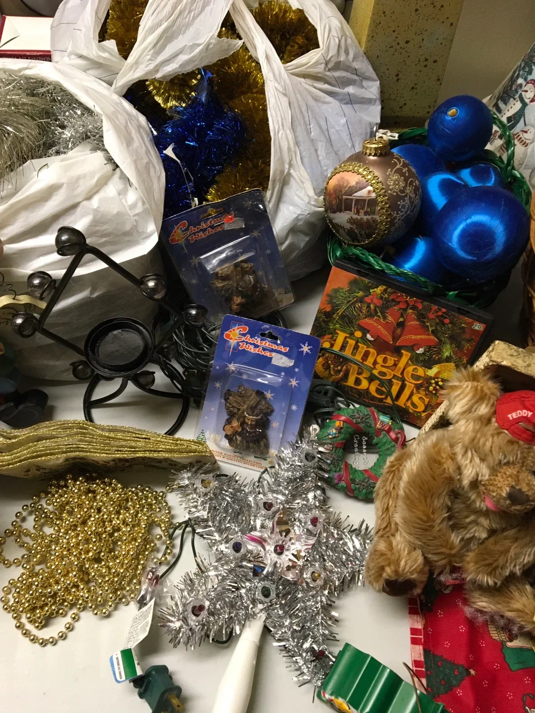 Christmas Decorations image indicator(2)