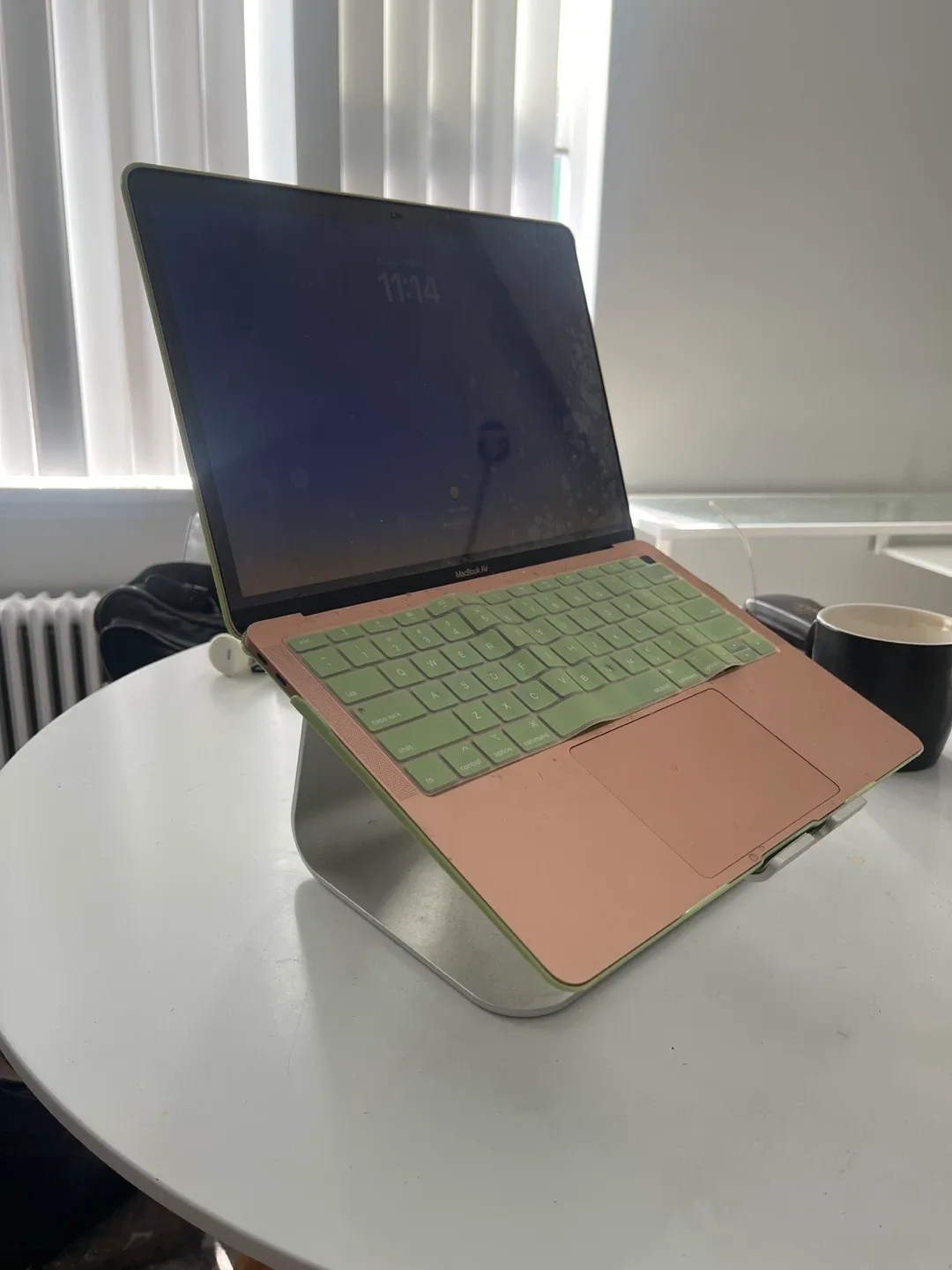 Metal Laptop Stand - Silver image indicator(2)