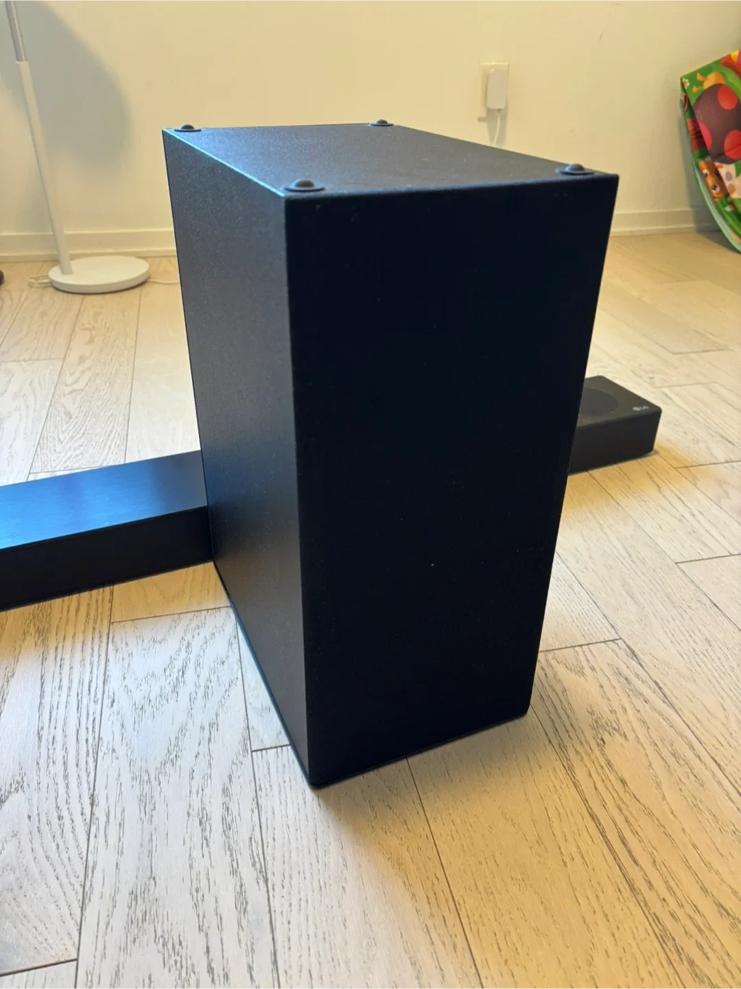 LG wireless  subwoofer - SPN5B-W -33w -110-120 V/60 HZ image indicator(2)