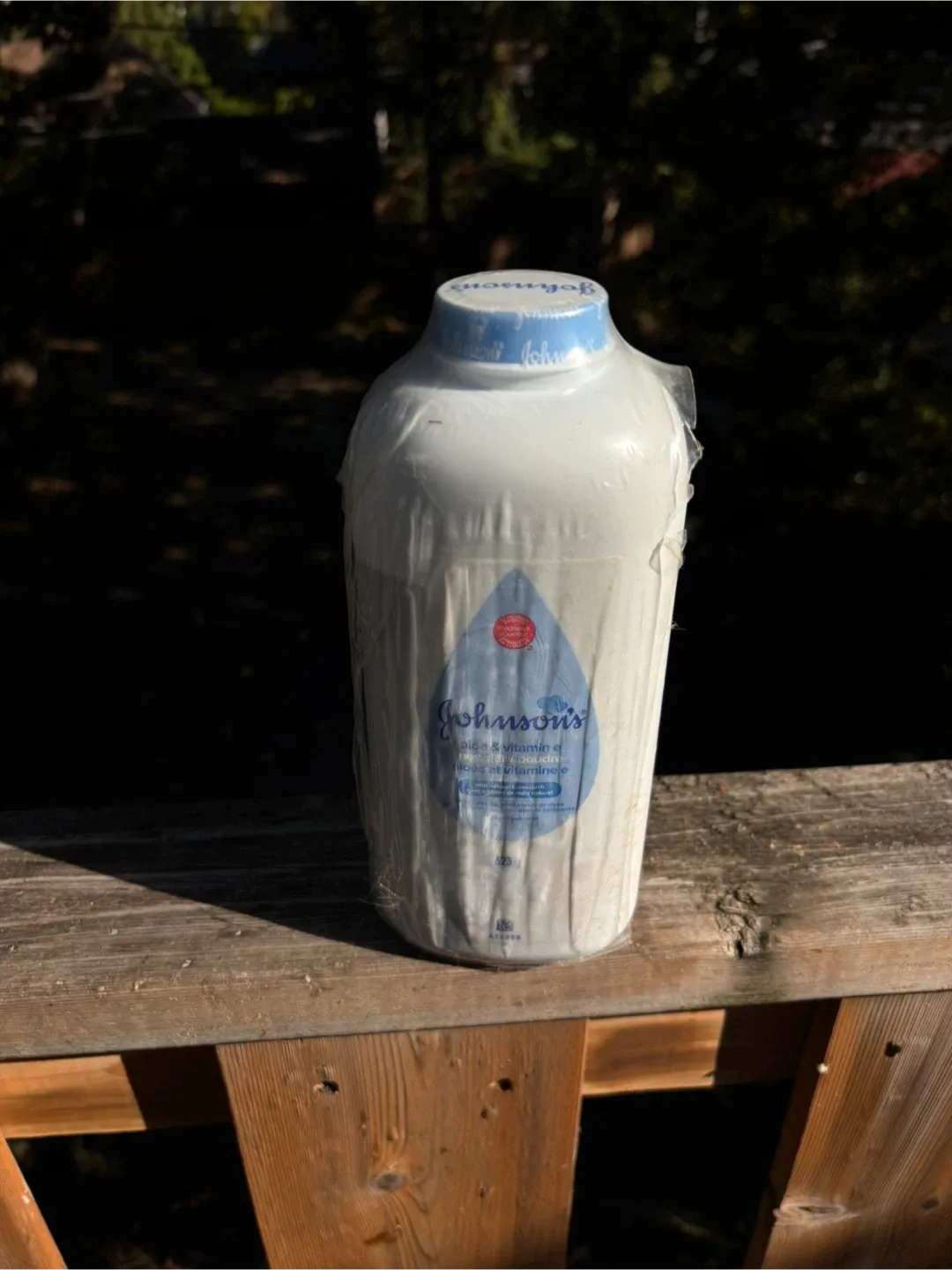 Johnson's Aloe & Vitamin E Powder, 623 g image indicator(2)