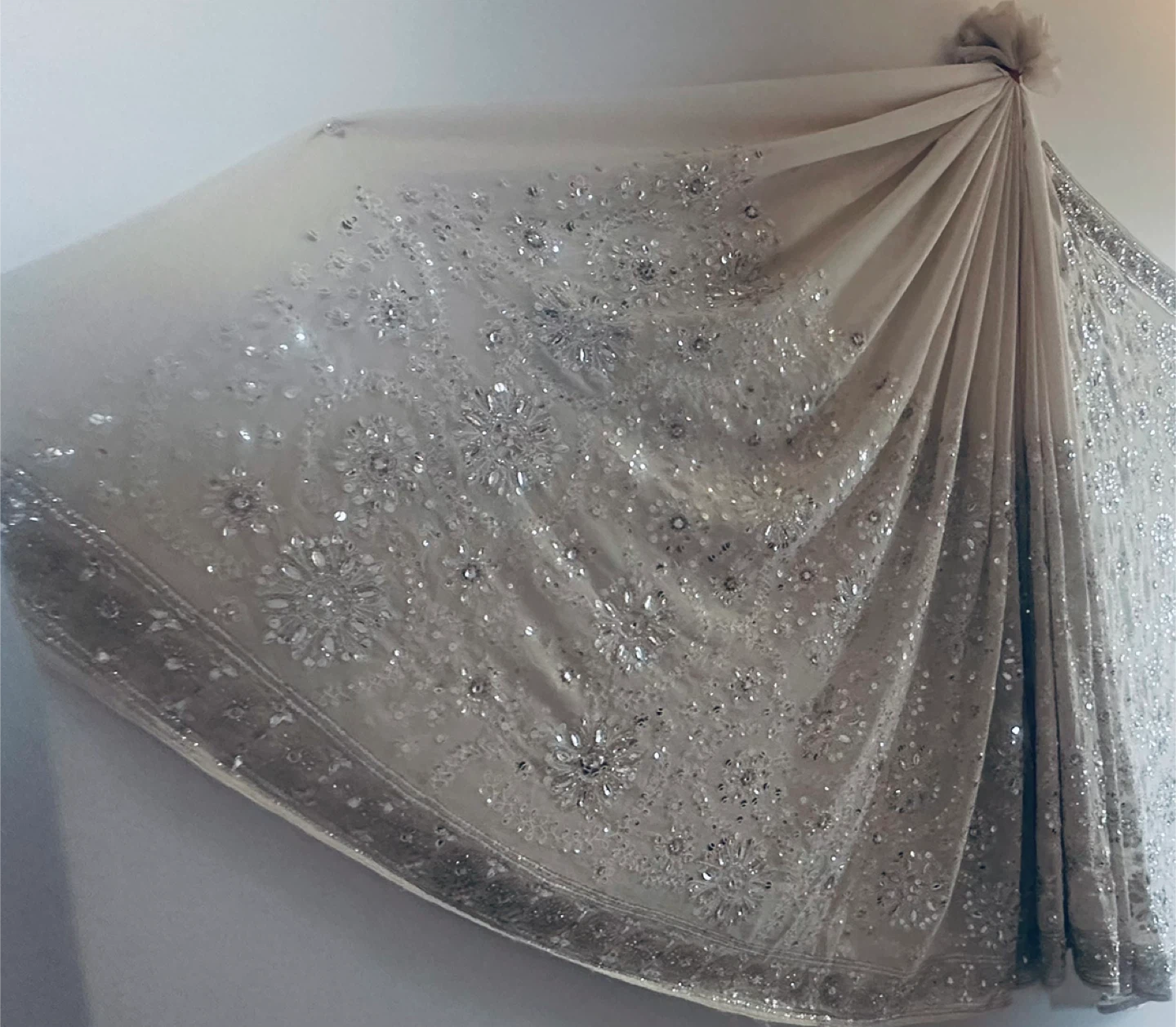 Elegant Embellished Saree - photo 4