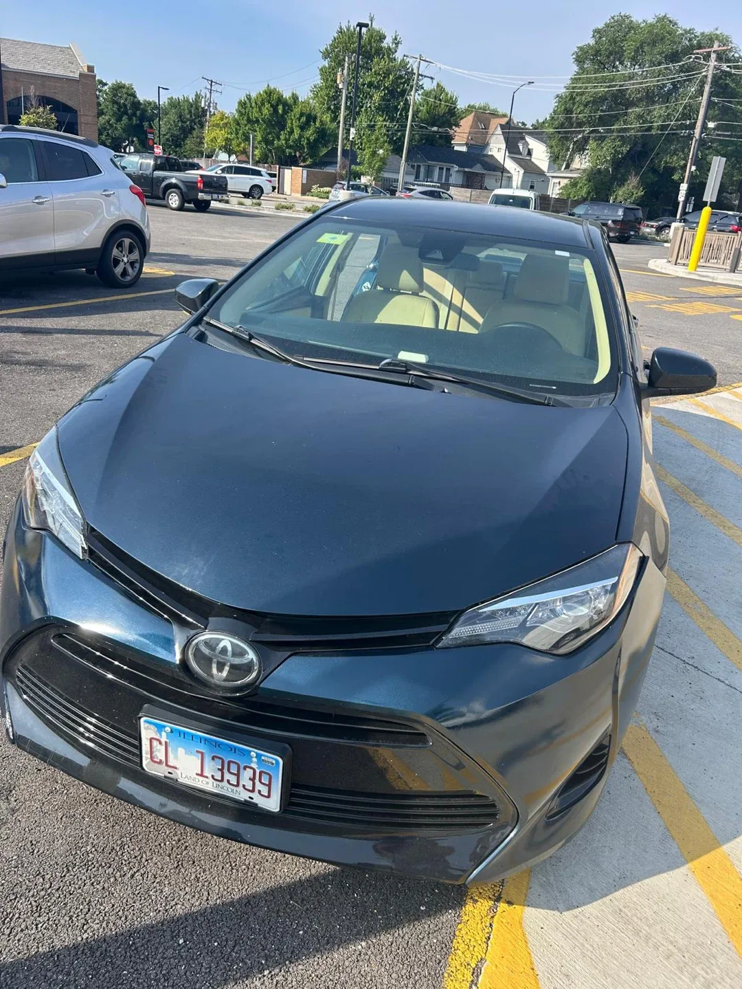 Toyota Corolla LE thumbnail