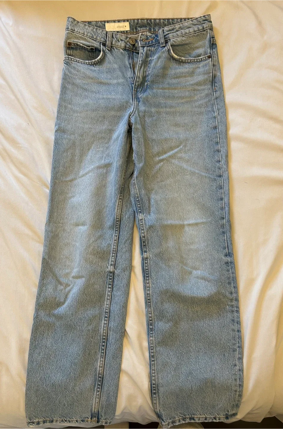 Zara Mom Fit Jeans - Size 6 thumbnail