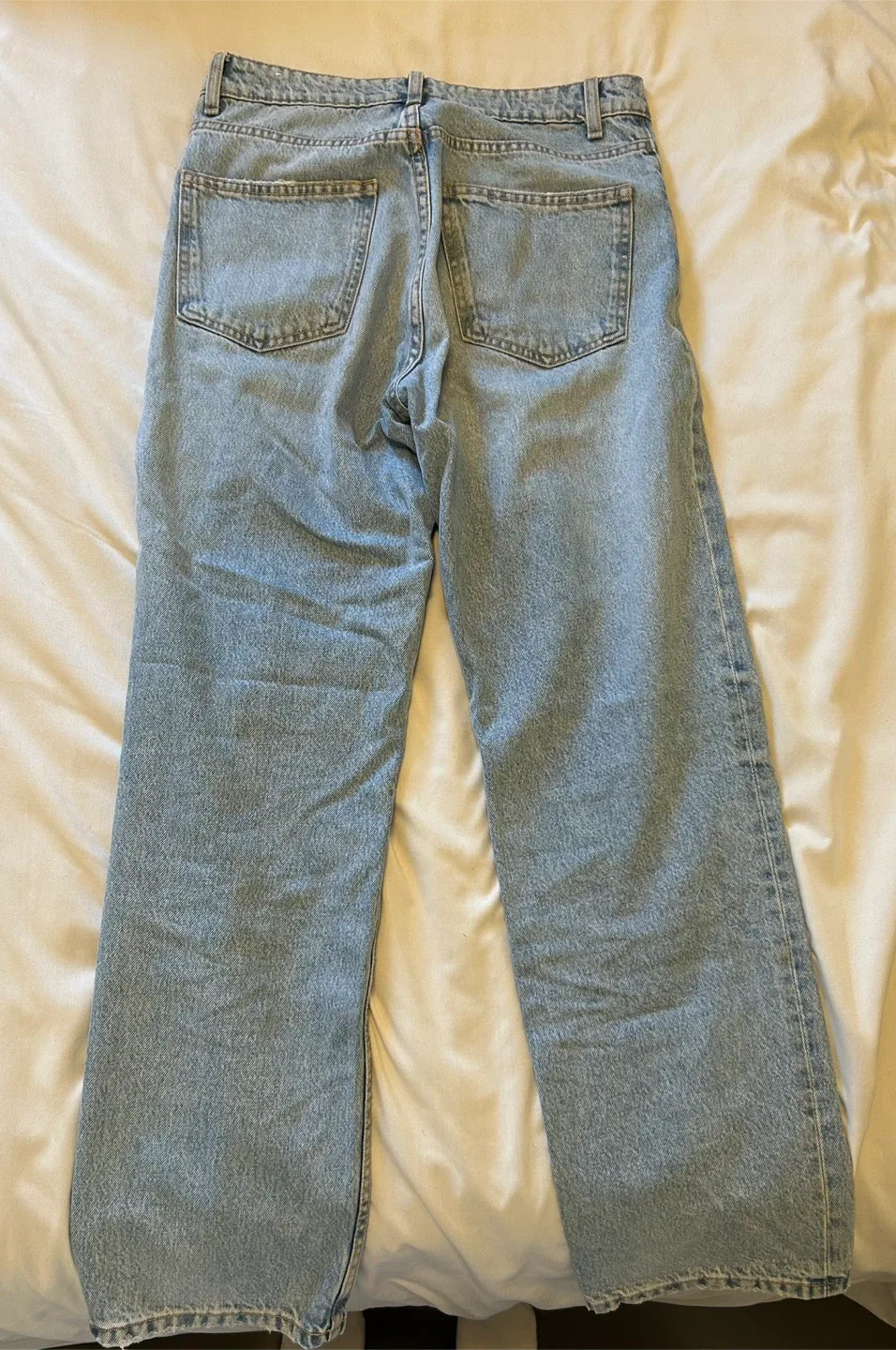 Zara Mom Fit Jeans - Size 6 image indicator(2)