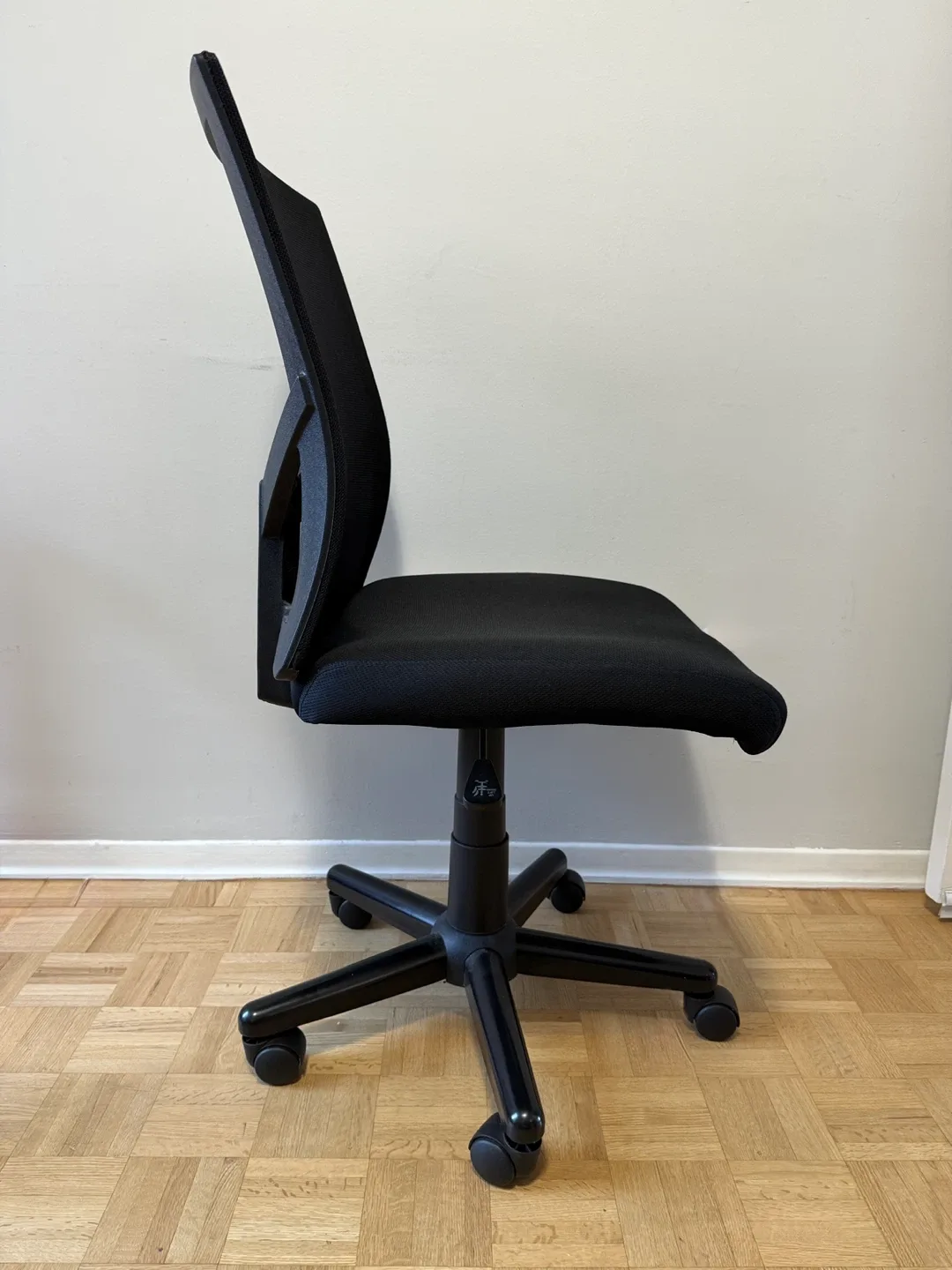 Task Chair - Staples Radnor Mesh and Fabric Armless Task Chair image indicator(2)