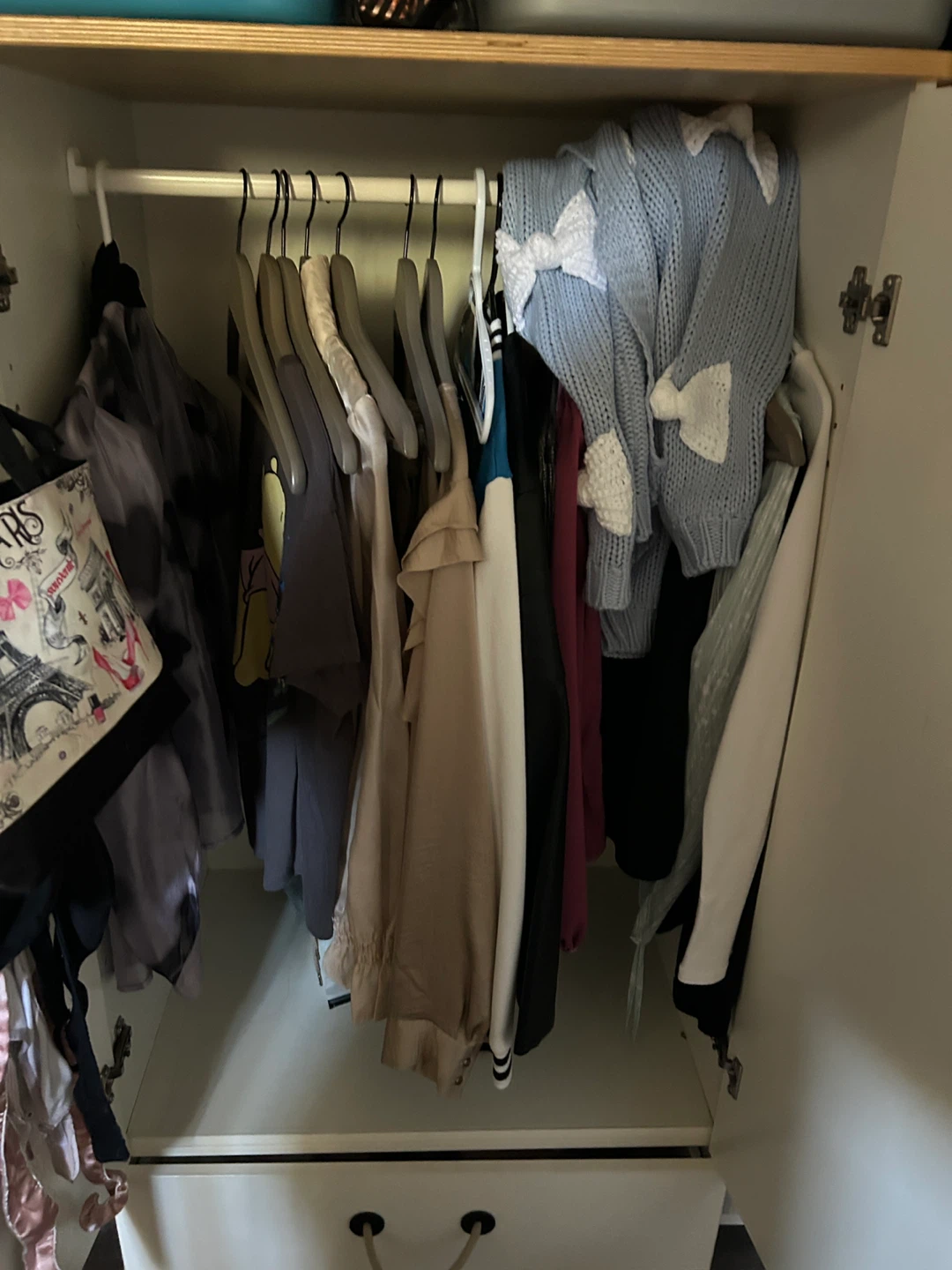 White Wardrobe with Floral Design - photo 4