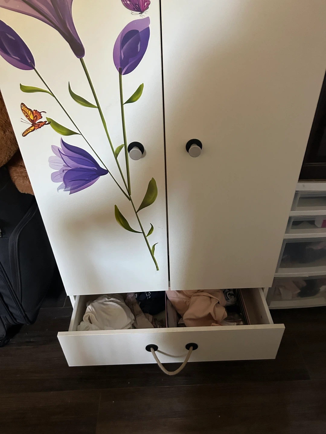 White Wardrobe with Floral Design - photo 3
