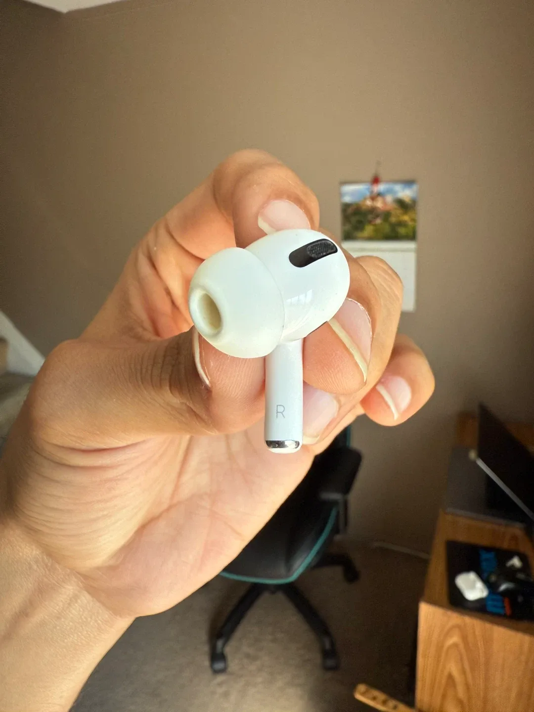 Apple AirPods Pro (1st gen) image indicator(3)