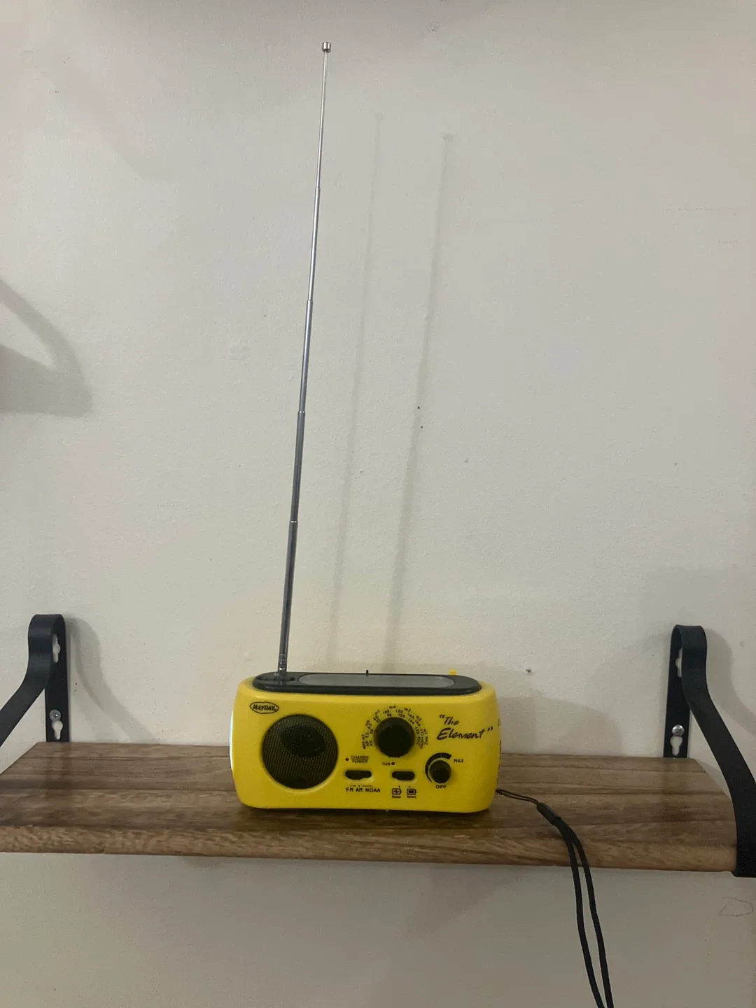 Mayday "The Element" Emergency Radio - Yellow image indicator(4)