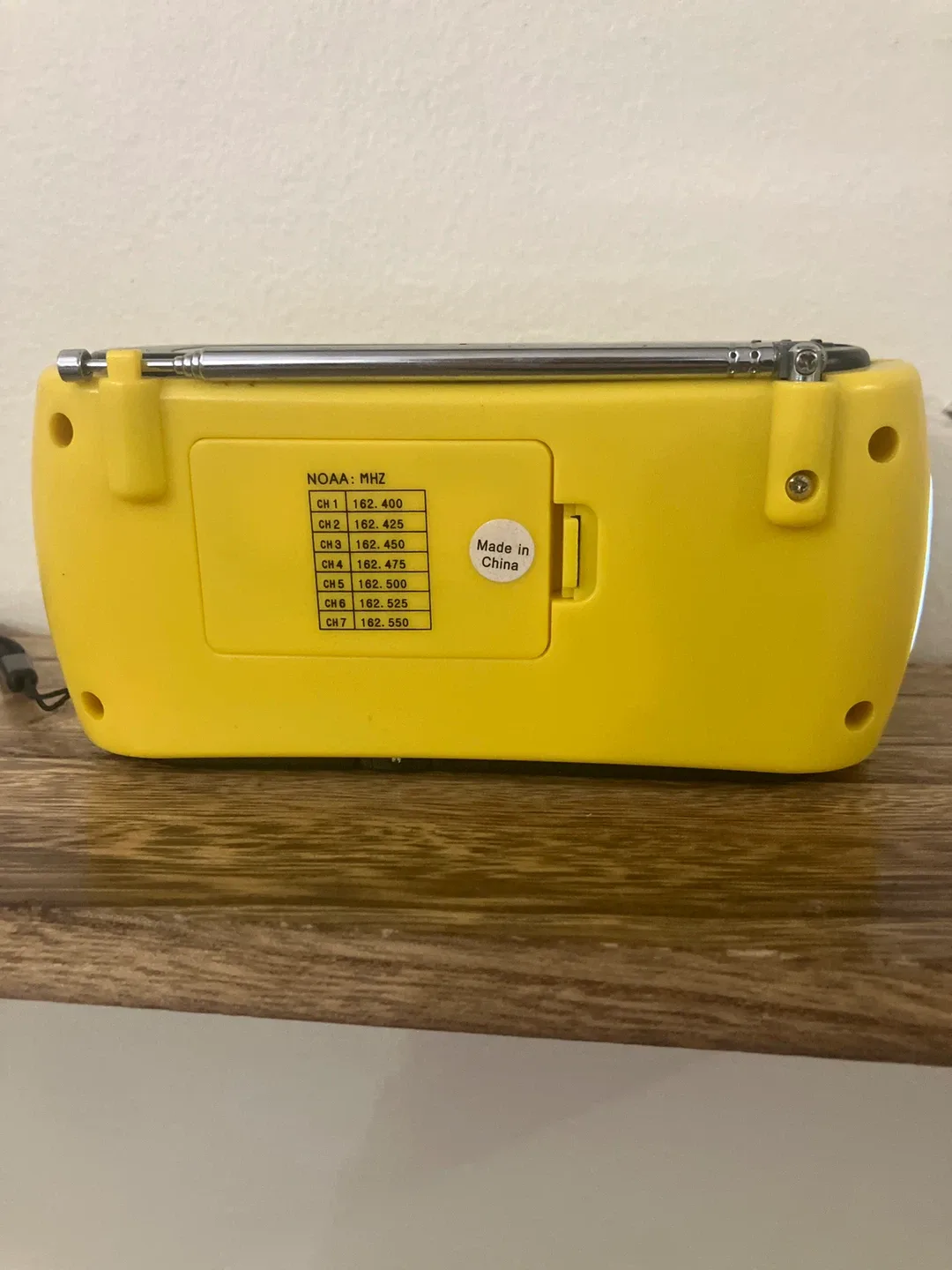 Mayday "The Element" Emergency Radio - Yellow image indicator(5)
