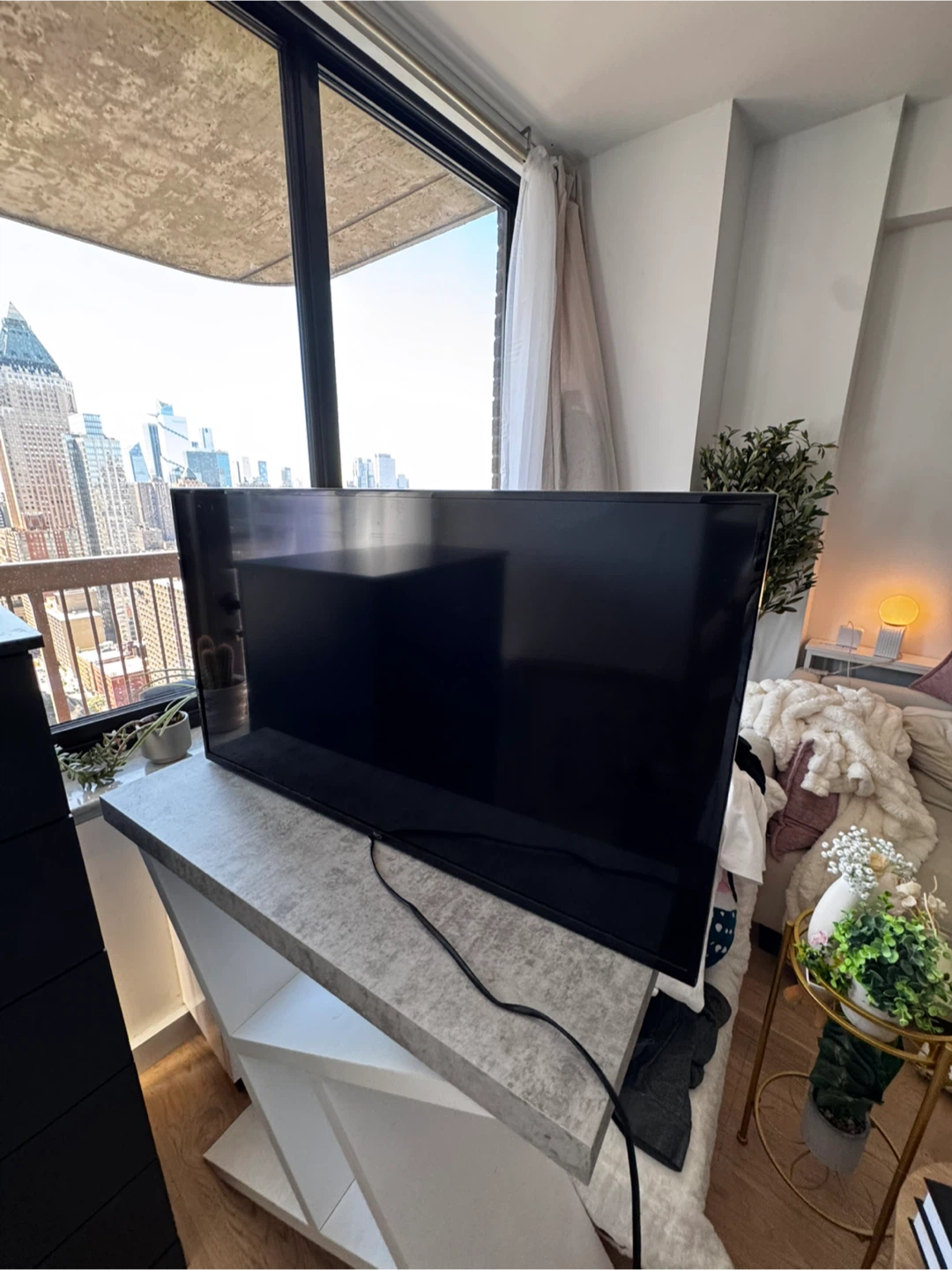 Amazon Fire TV 40” 2 series with Fire TV Alexa Remote