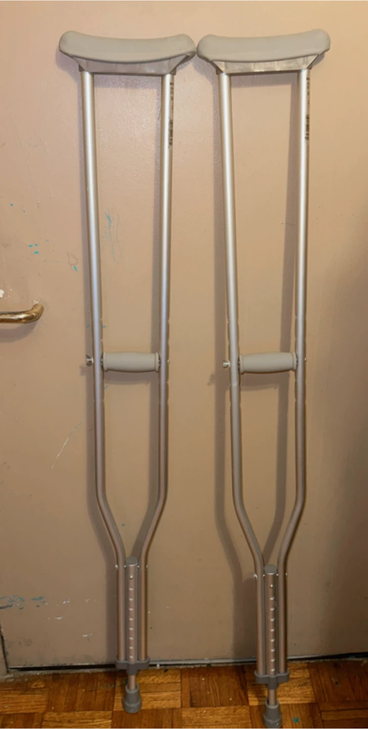 Adjustable Aluminum Crutches