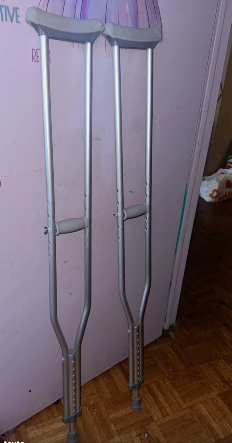 Adjustable Aluminum Crutches - photo 2