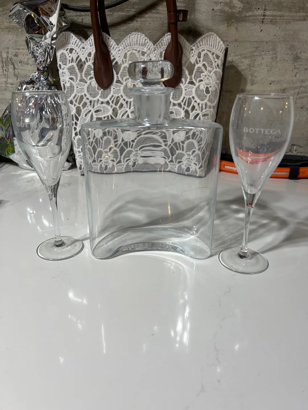 Bottega Decanter and Wine Glasses Set image indicator(3)
