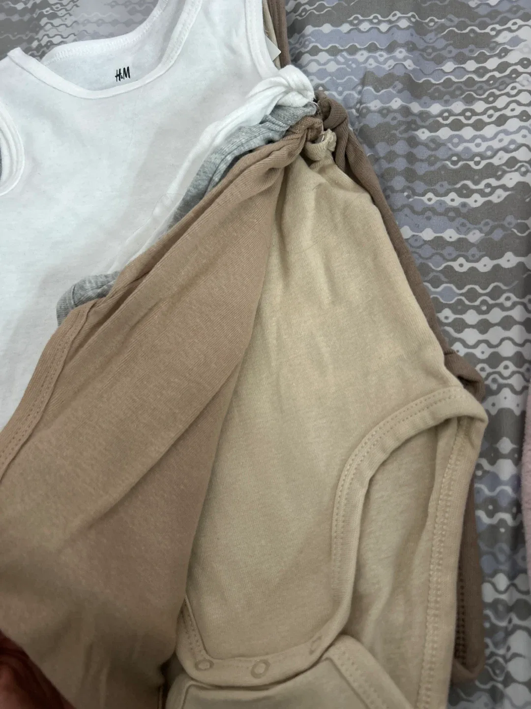 H&M Baby Bodysuits - Size 6-9 Months image indicator(2)