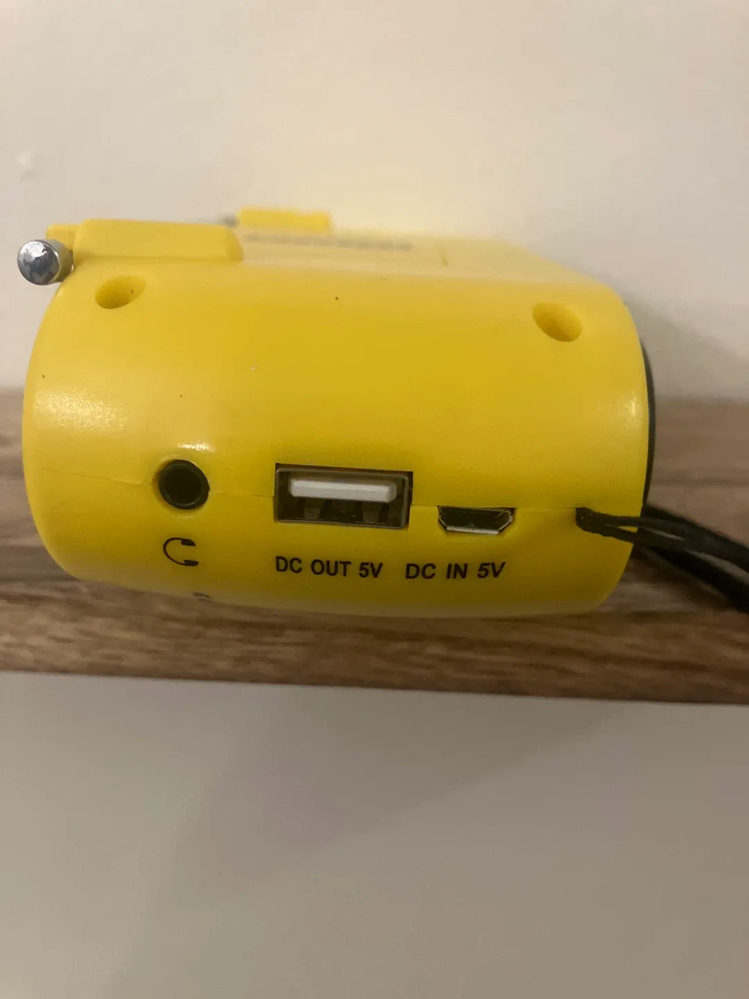 Mayday "The Element" Emergency Radio - Yellow image indicator(6)