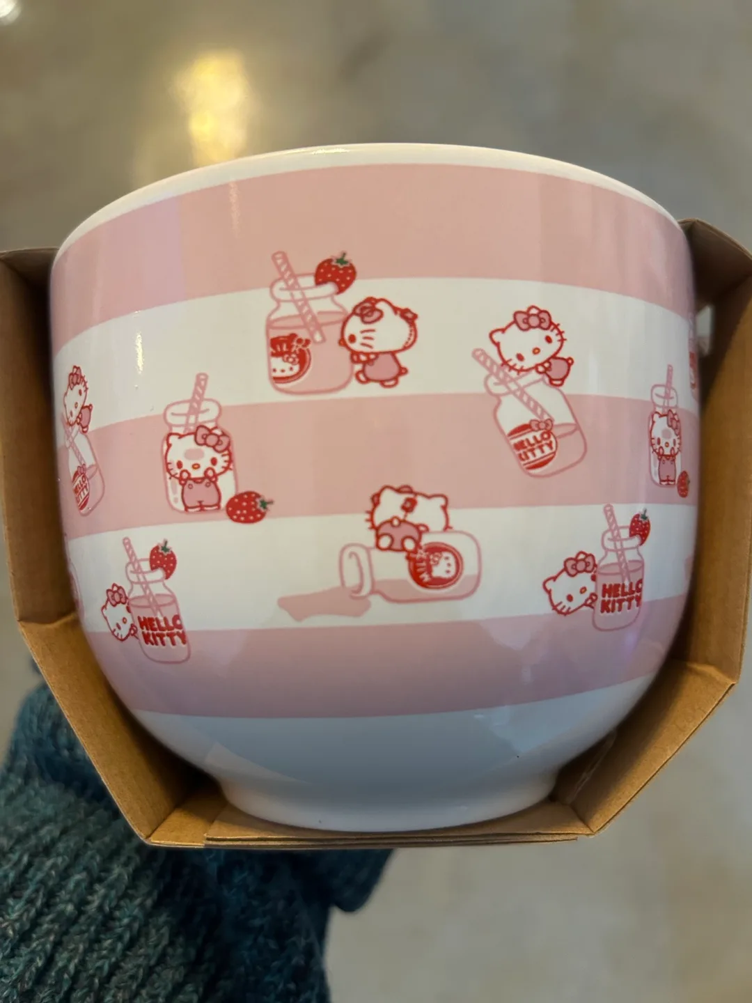 Hello Kitty bowl with chopsticks image indicator(3)