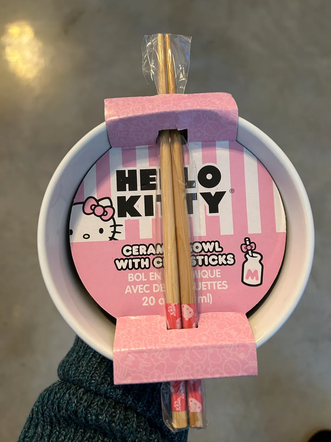 Hello Kitty bowl with chopsticks image indicator(4)