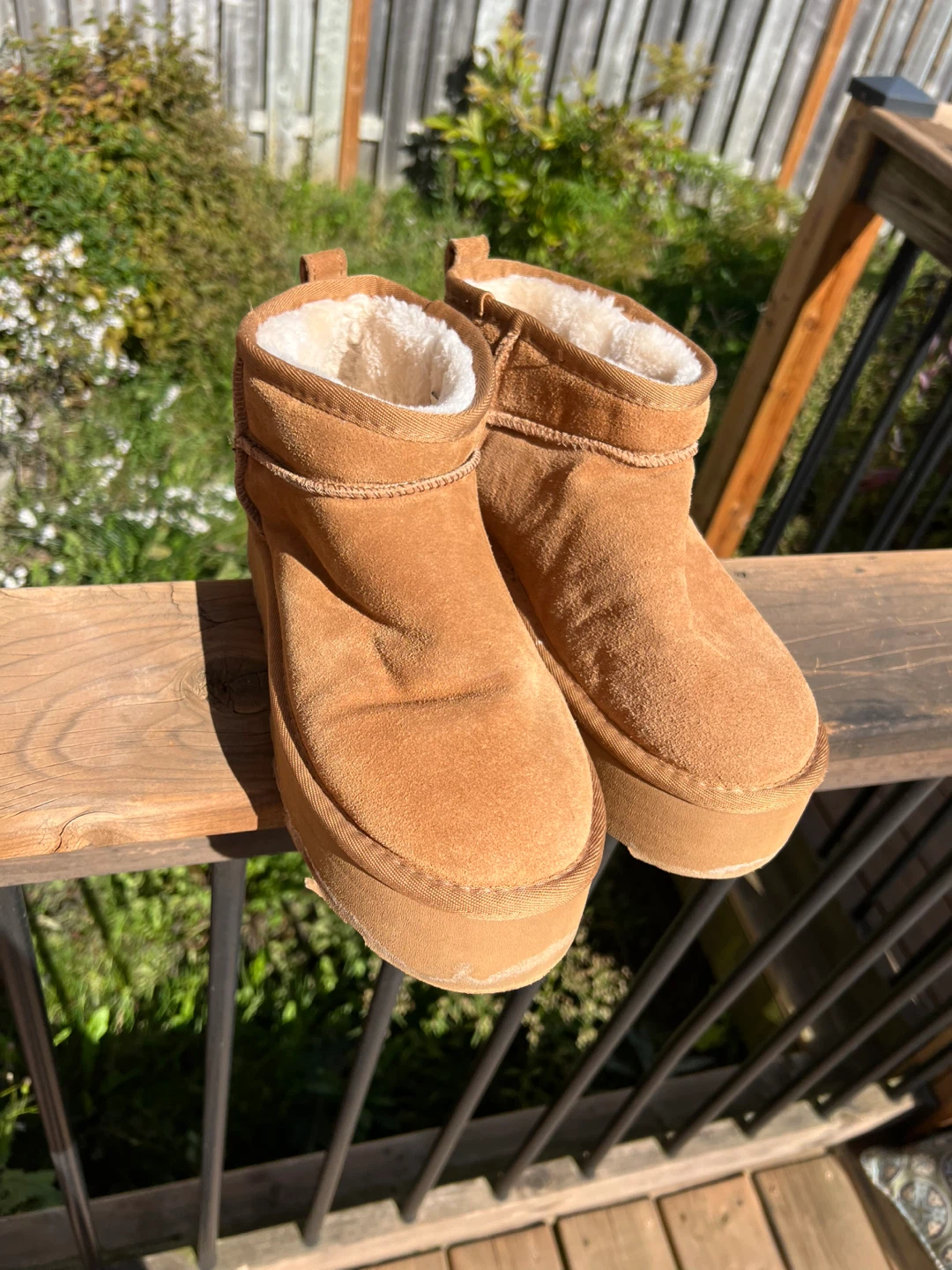 Cushionaire UGG Style Boots size 8.5