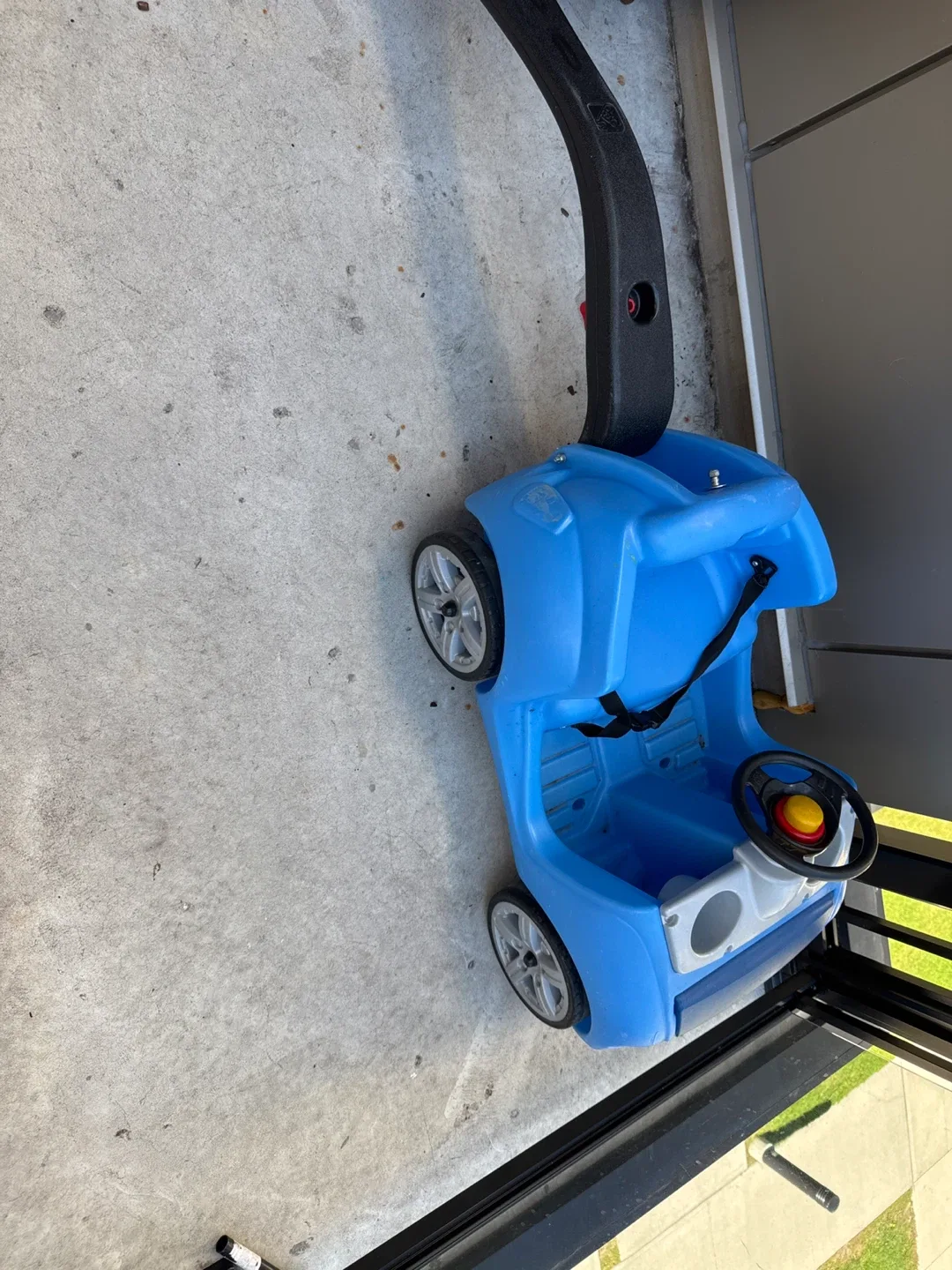 Little Tikes Cozy Coupe Car image indicator(5)