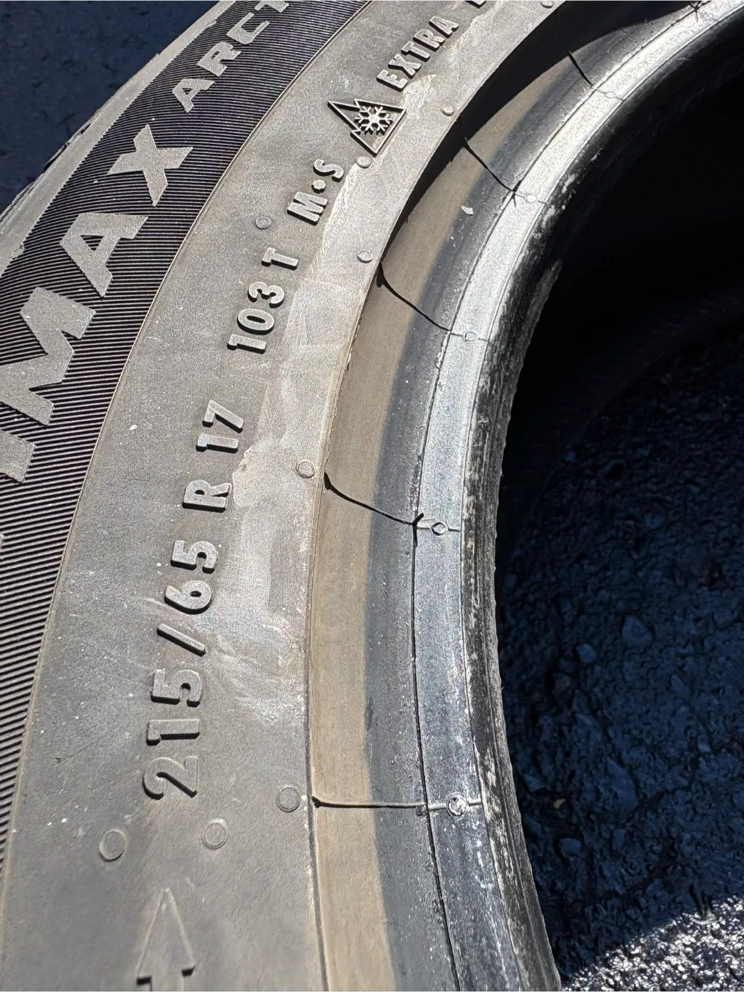 General Altimax Arctic 12 Winter Tires 215/65R17 image indicator(5)