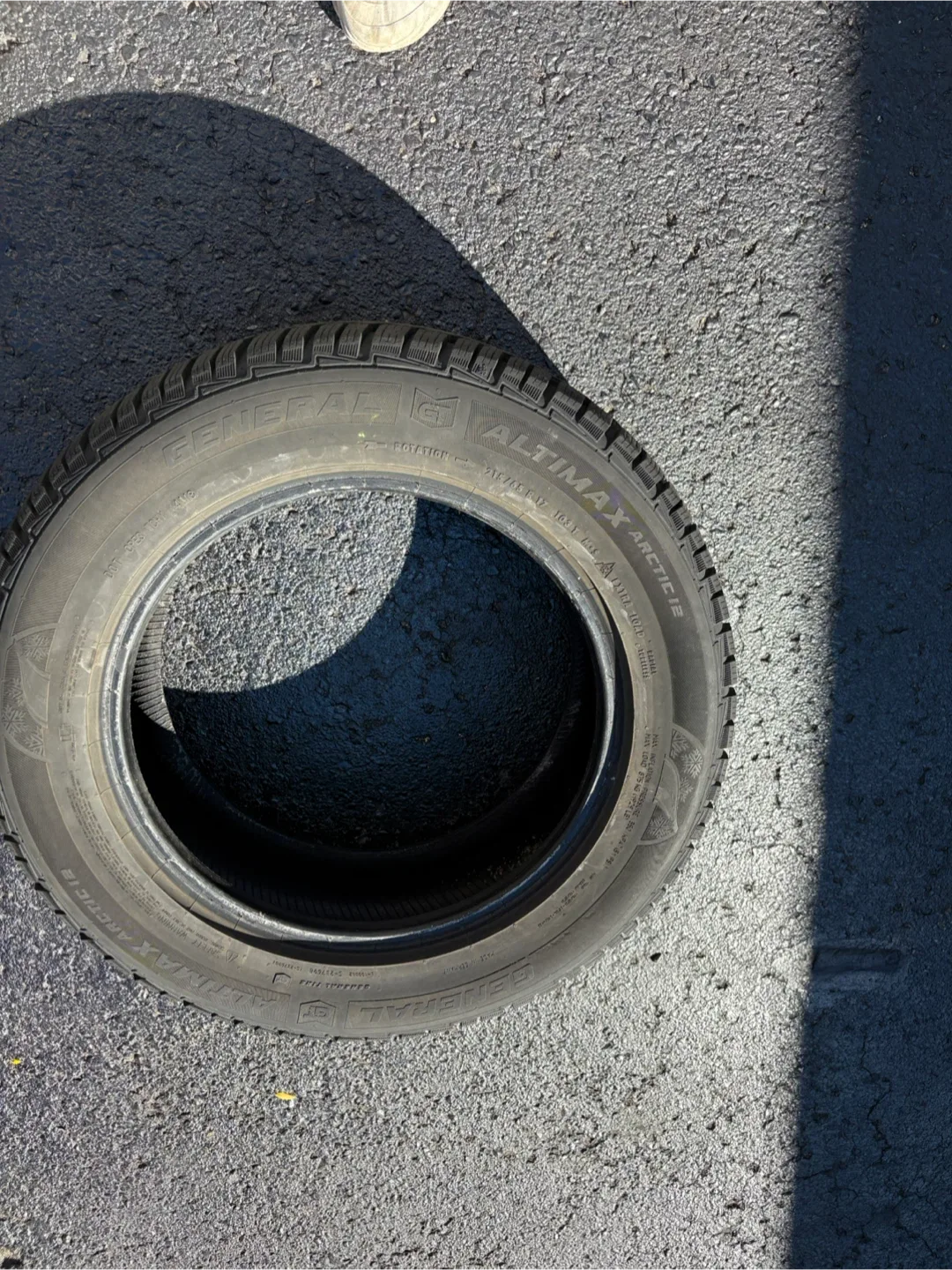 General Altimax Arctic 12 Winter Tires 215/65R17 image indicator(3)