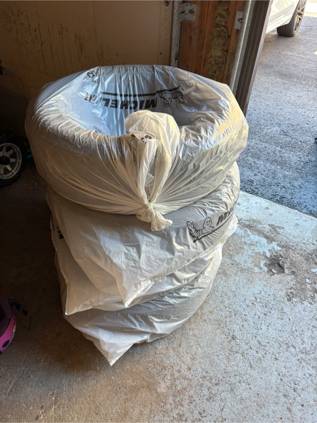 General Altimax Arctic 12 Winter Tires 215/65R17 image indicator(2)