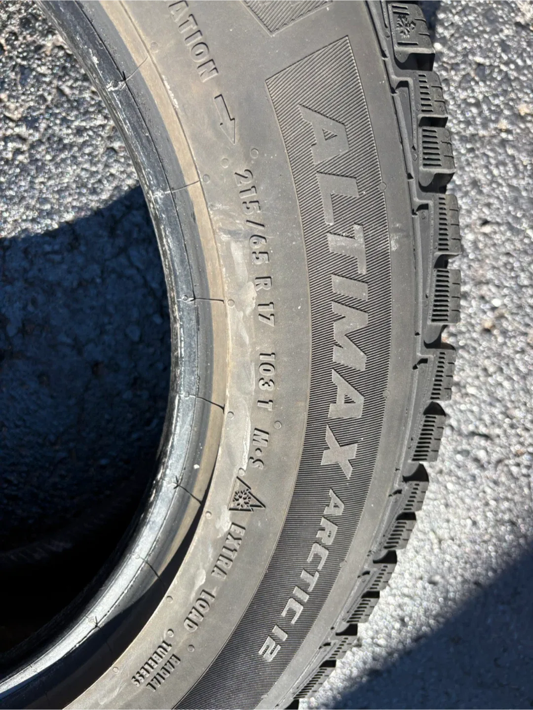 General Altimax Arctic 12 Winter Tires 215/65R17 image indicator(4)