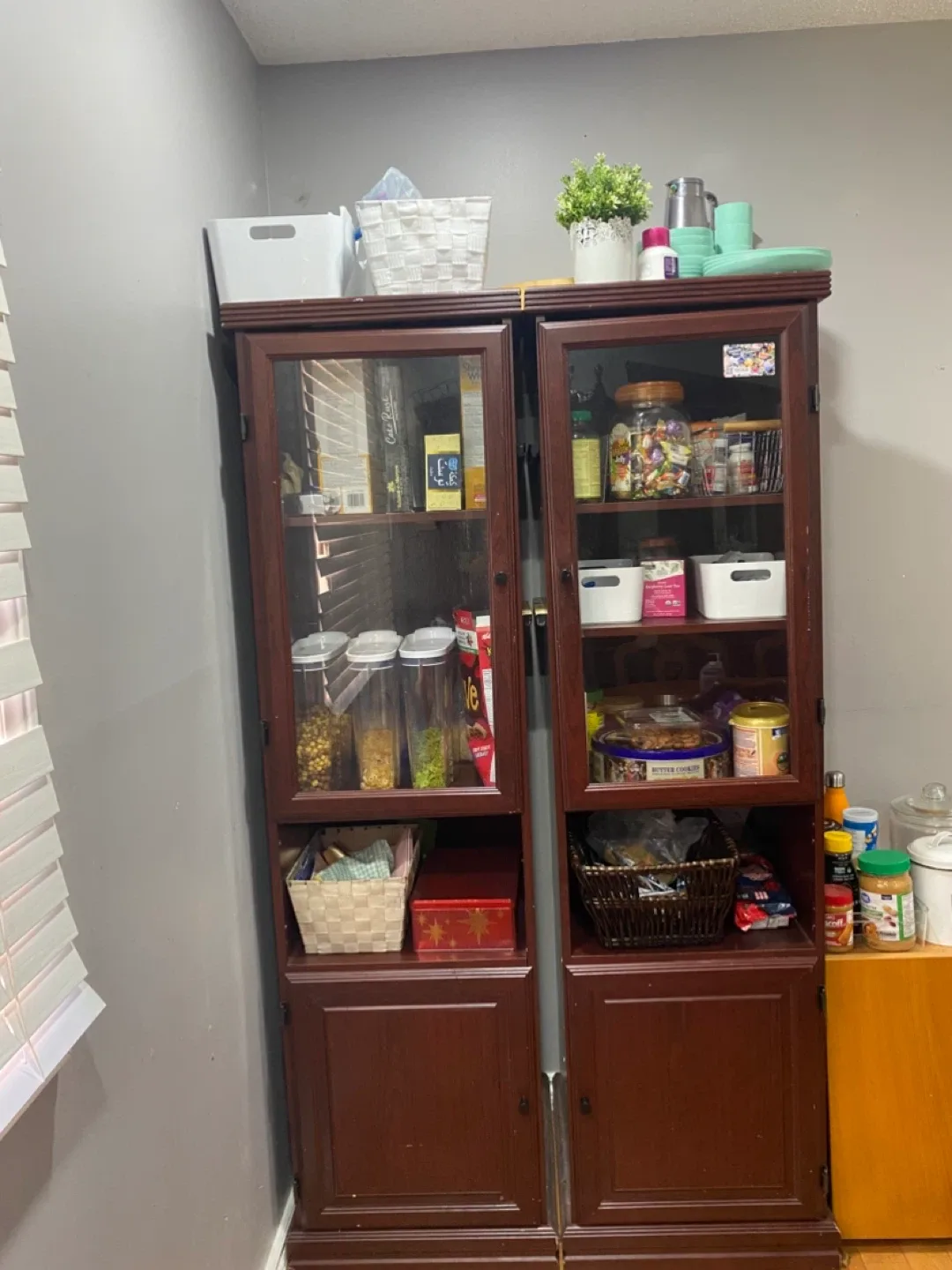 Wooden Display Cabinet image indicator(2)