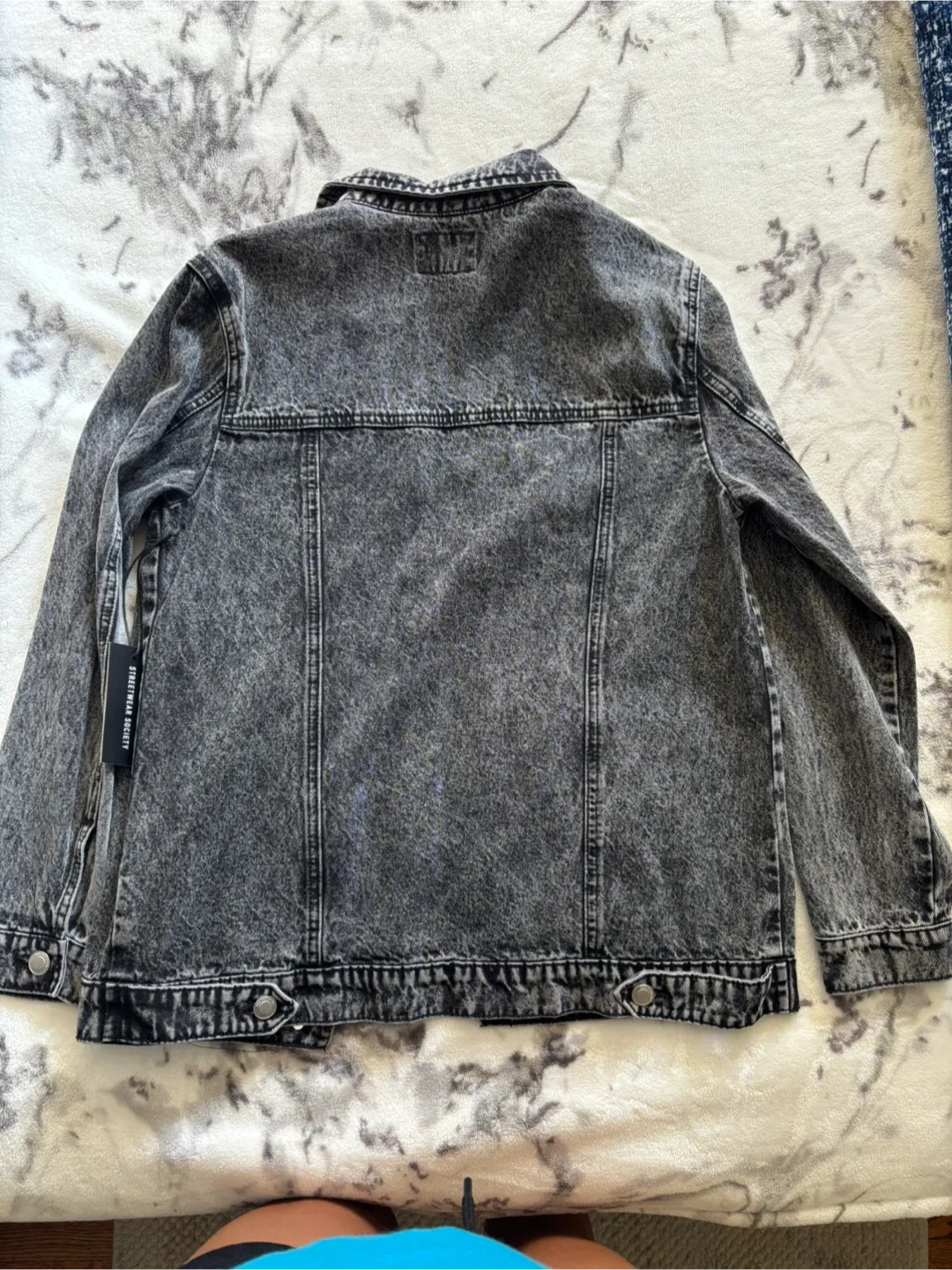 Women’s Black Acid Wash Denim Jacket image indicator(4)