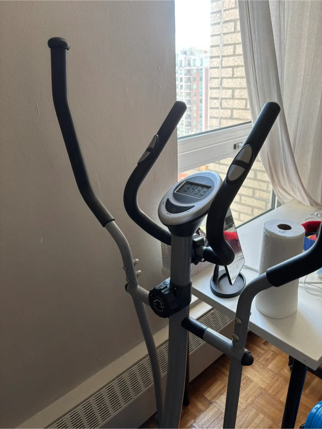 Sunny Health & Fitness Elliptical Machine image indicator(2)