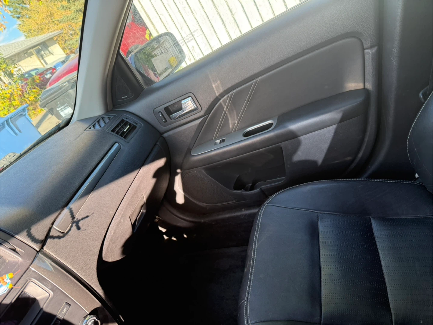 Ford Fusion - Red Sedan - photo 2