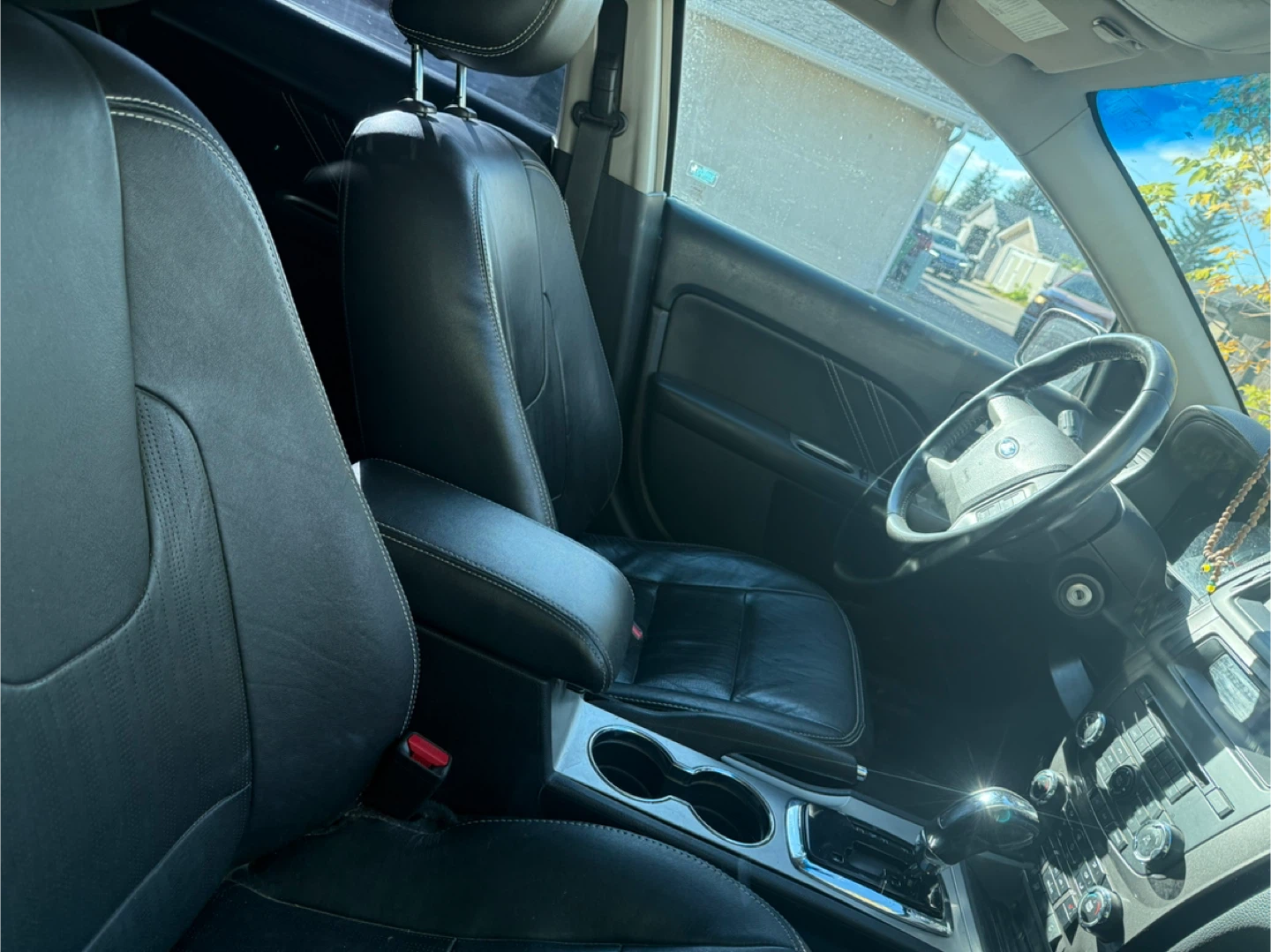Ford Fusion - Red Sedan - photo 3