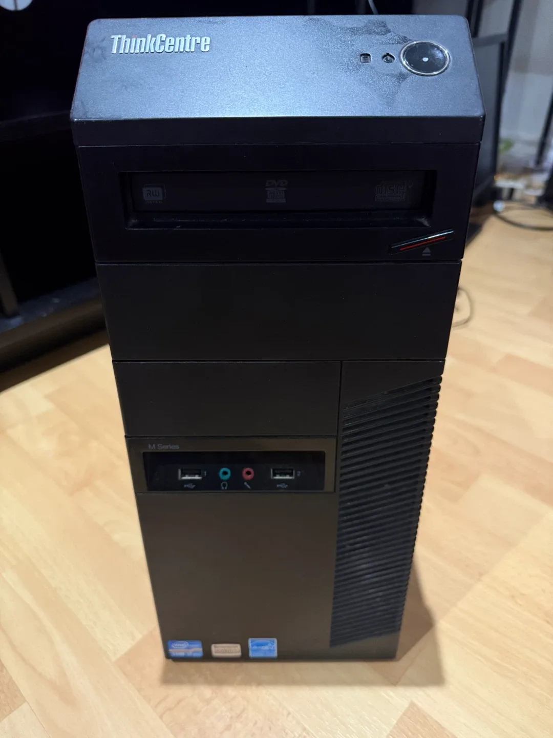 Lenovo Desktop with Monitor (i7 with 16 GB RAM)