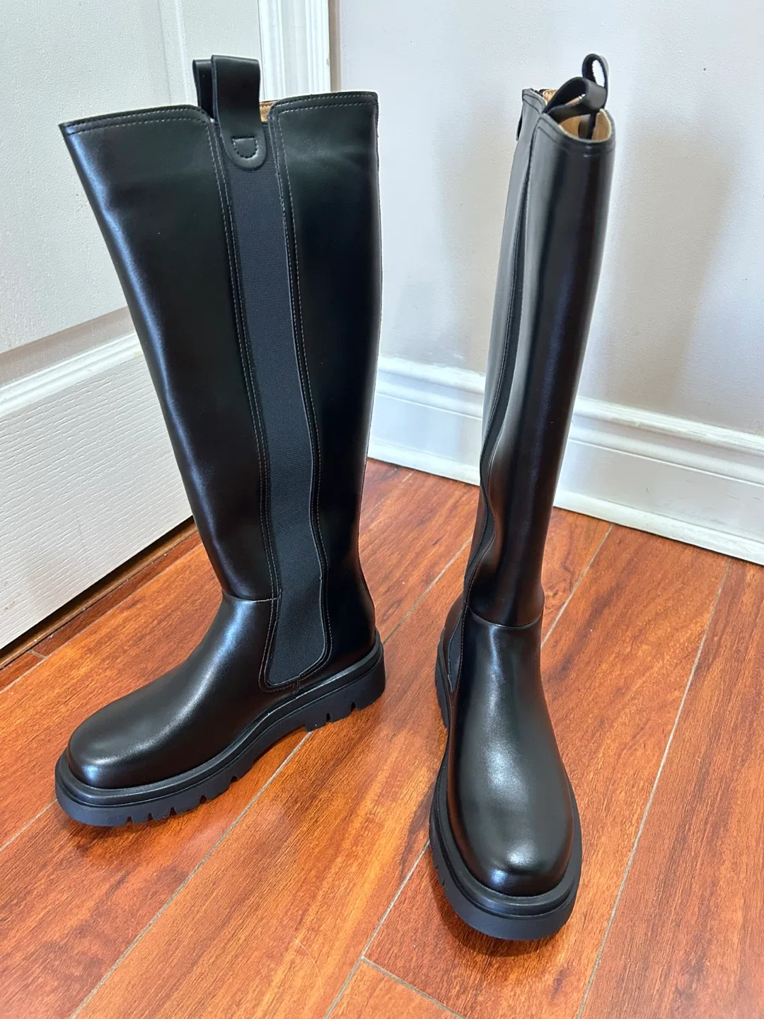 Black Leather Knee High Boots image indicator(2)