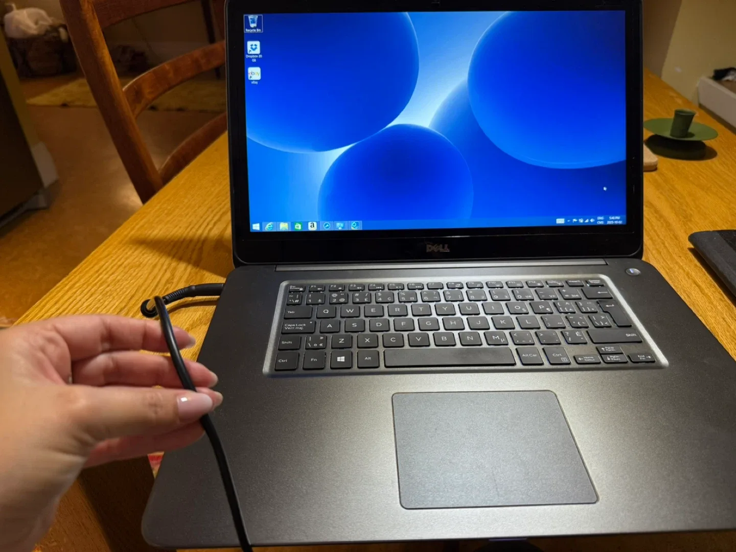 Dell Inspiron 7547 Laptop image indicator(10)