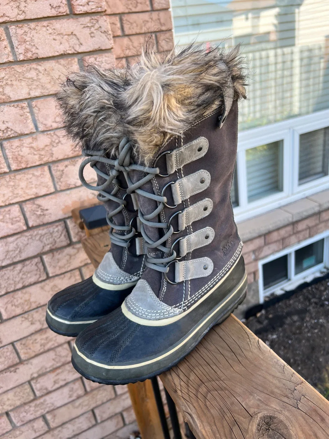 Woman’s Sorel Joan of arctic boots size 8 thumbnail