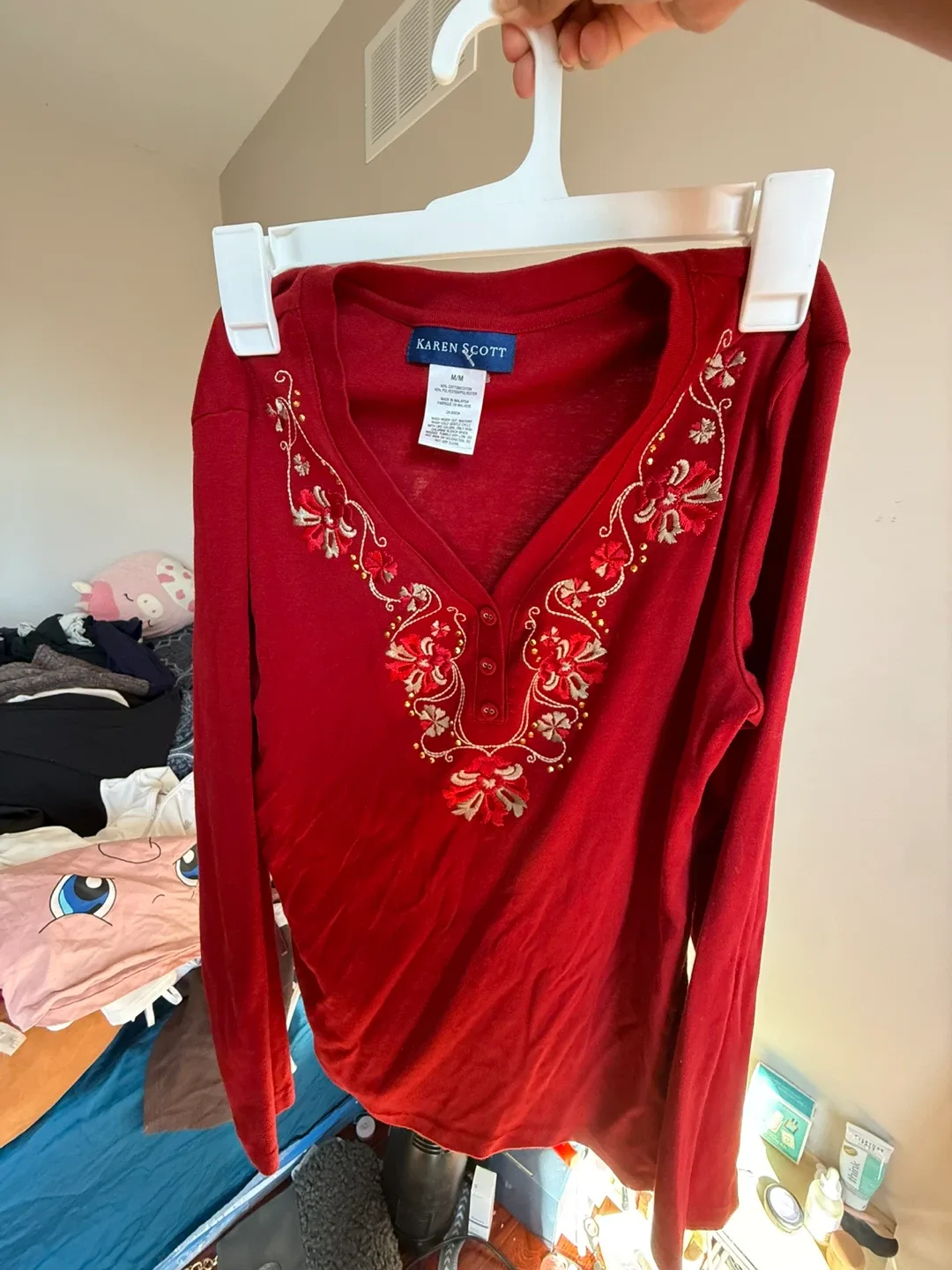 Assorted Women's Tops - Various Styles & Sizes image indicator(2)