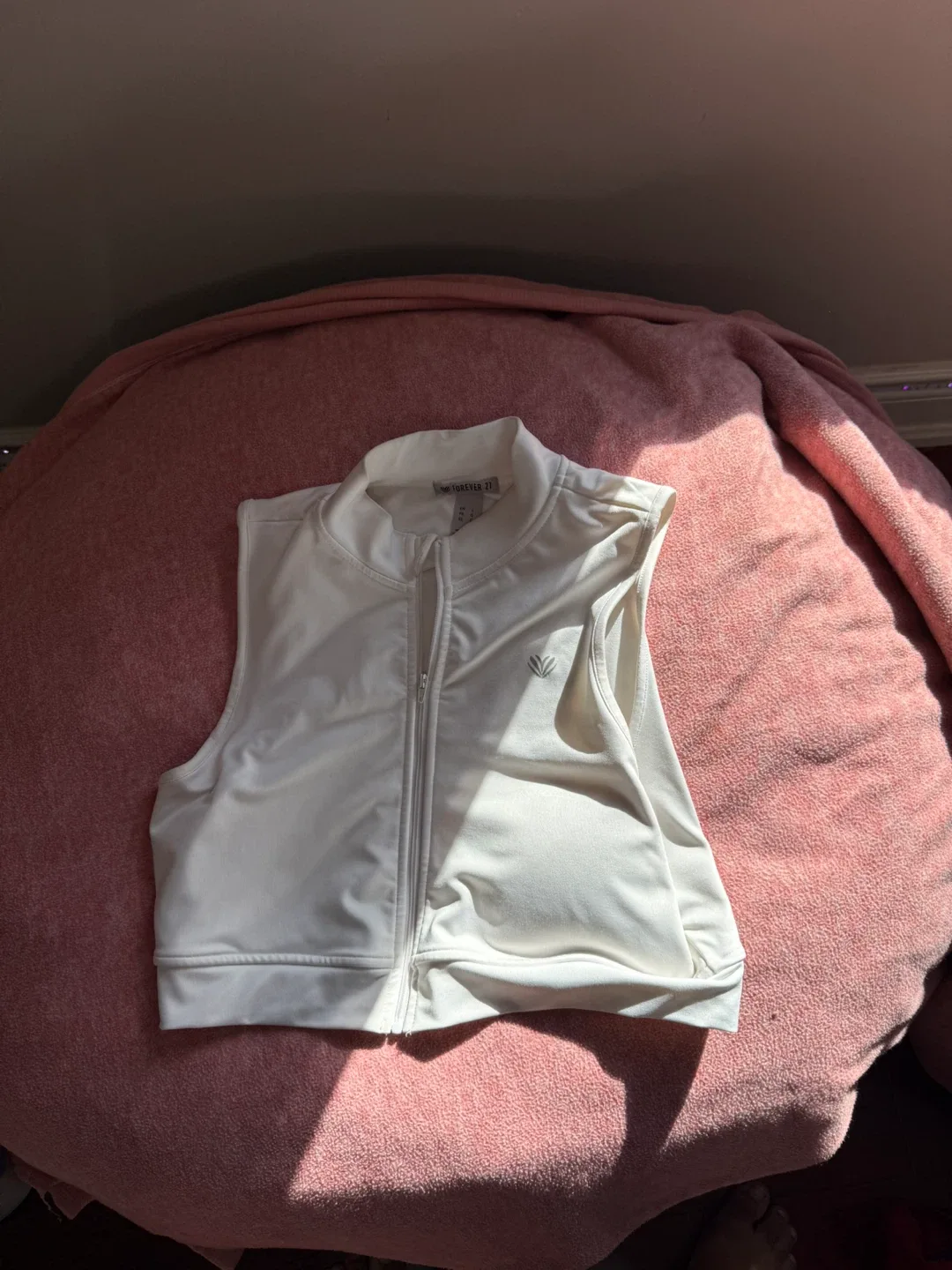 Assorted Women's Tops - Various Styles & Sizes image indicator(6)