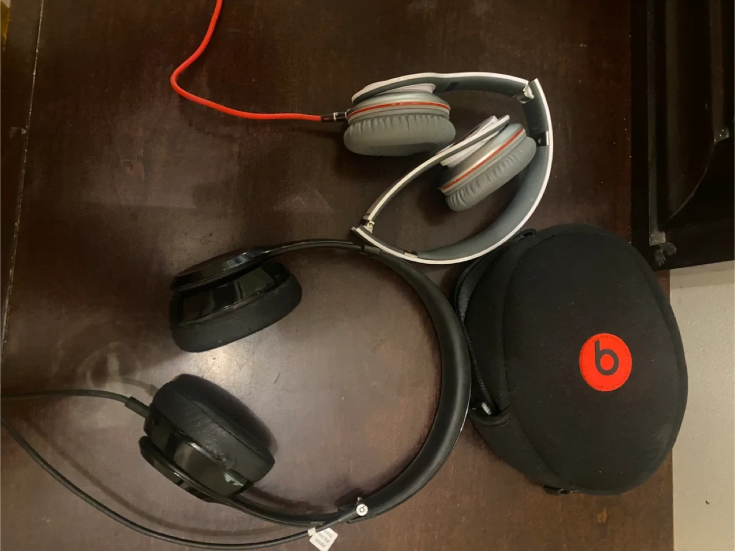 Beats by Dr. Dre Solo HD White Headphones thumbnail