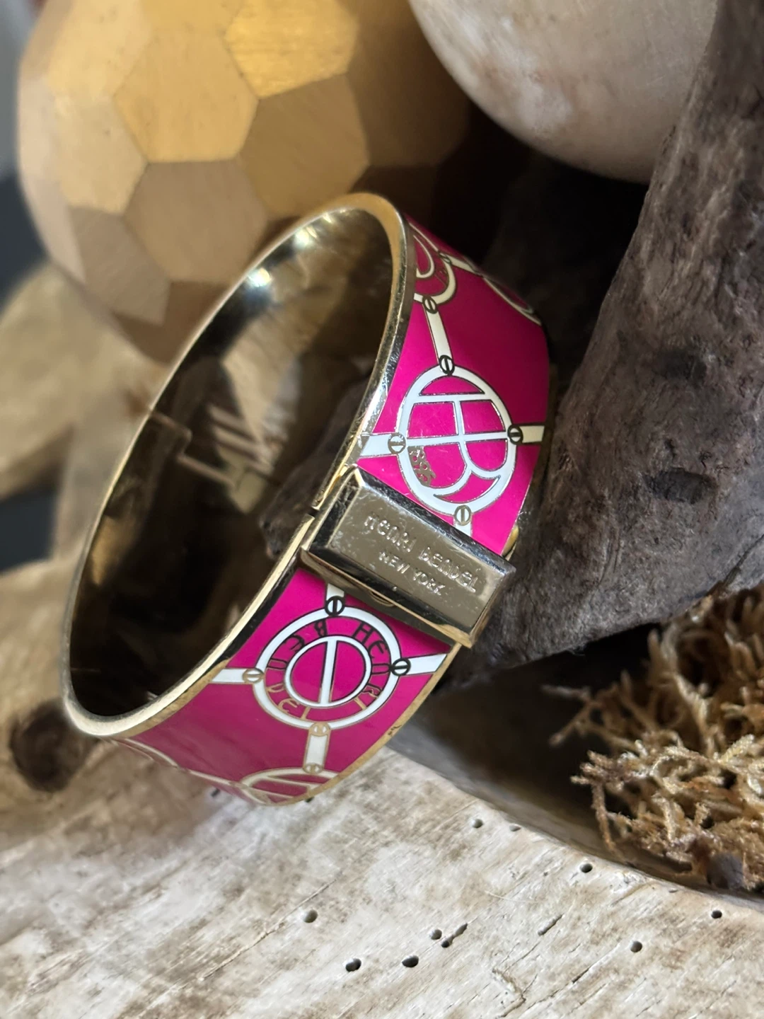 Henri Bendel signature logo hinged bangle bracelet