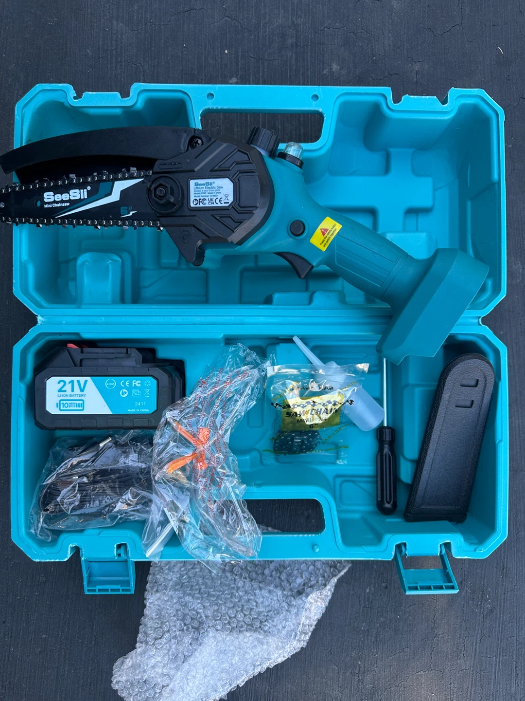 Seesii Mini Cordless Chainsaw CH600+ w/ Case