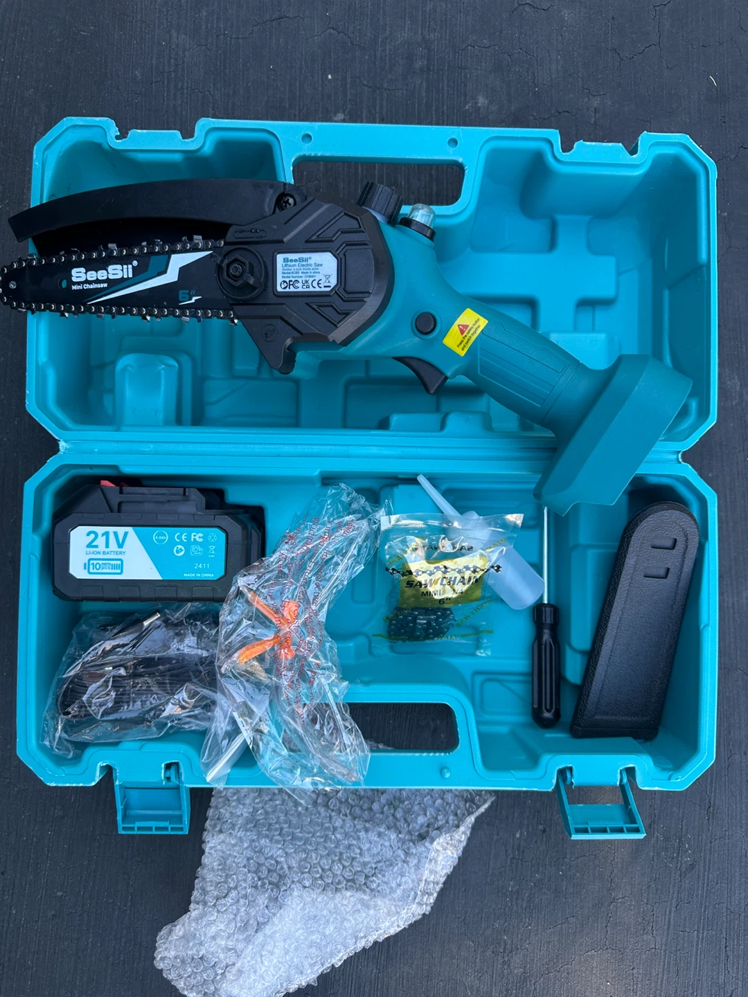 Seesii Mini Cordless Chainsaw CH600+ w/ Case - photo 4