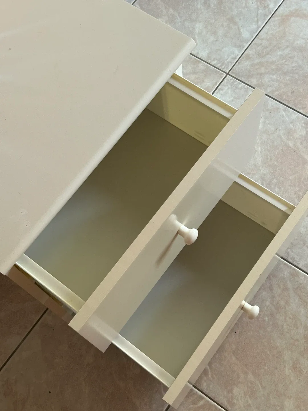 One night table with 2-Drawers image indicator(3)