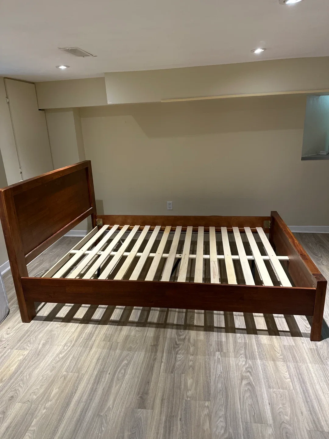 🧡Structube brand- Queen size: Wood Bed Frame with Mattress image indicator(10)