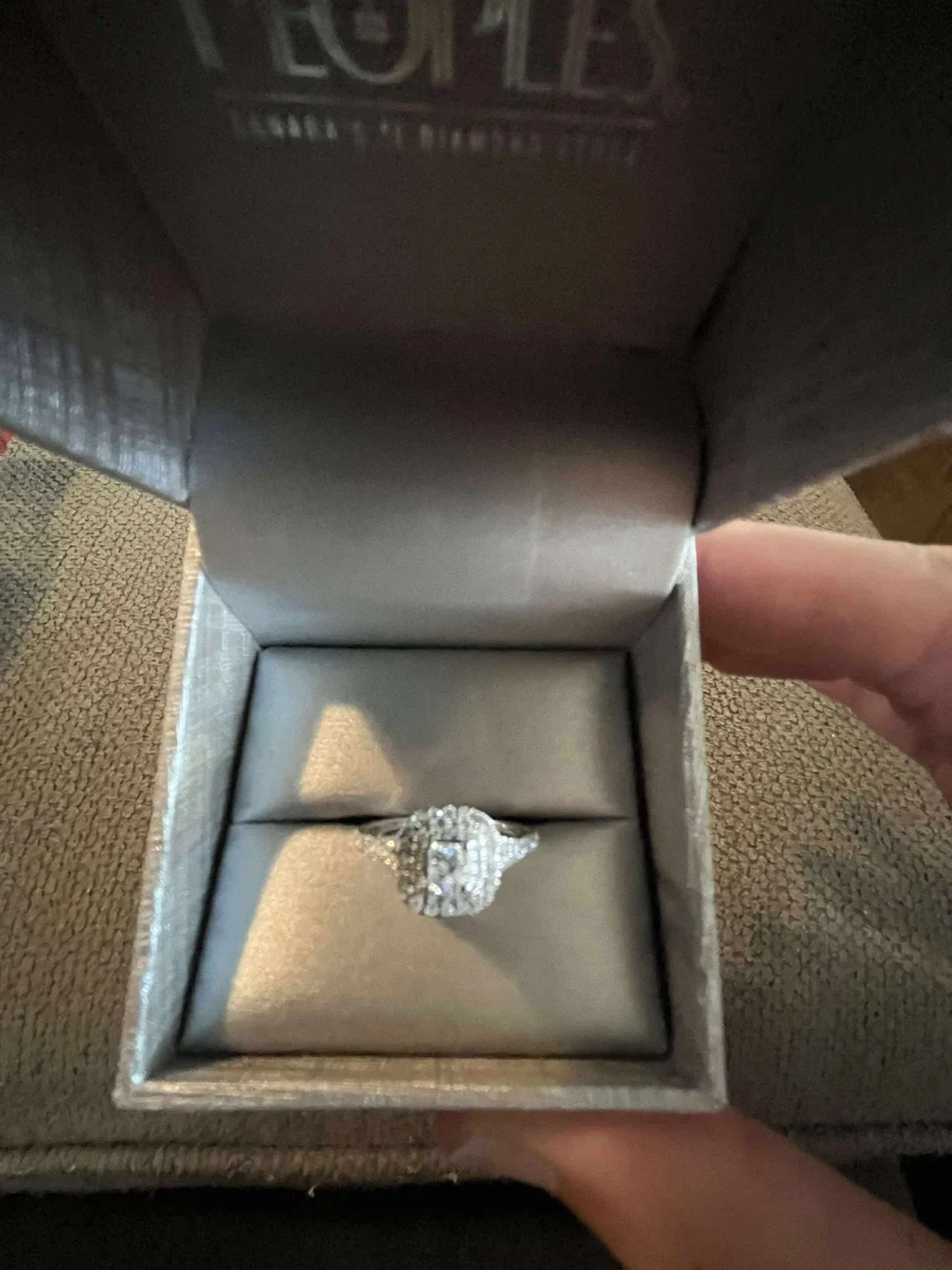 People's Diamond Ring image indicator(2)