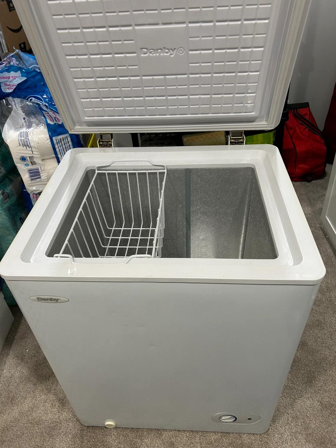 Danby 3.6 cu. ft. Compact Chest Freezer - White - photo 2
