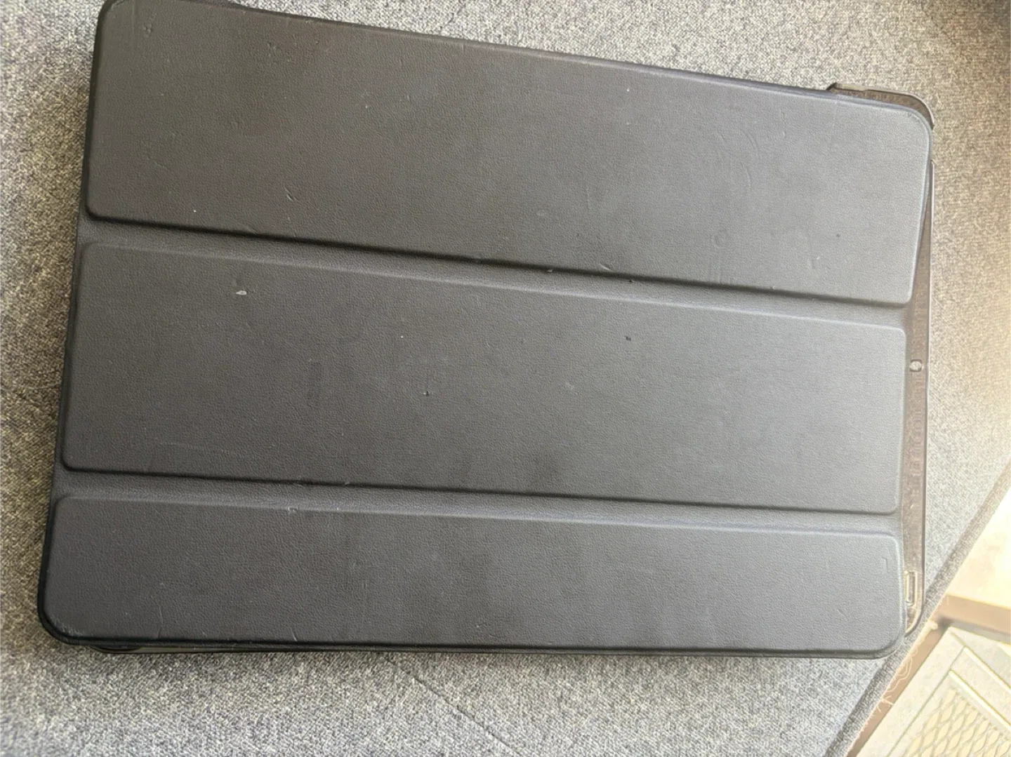 Apple iPad 7th Gen Rose Gold with Case image indicator(3)