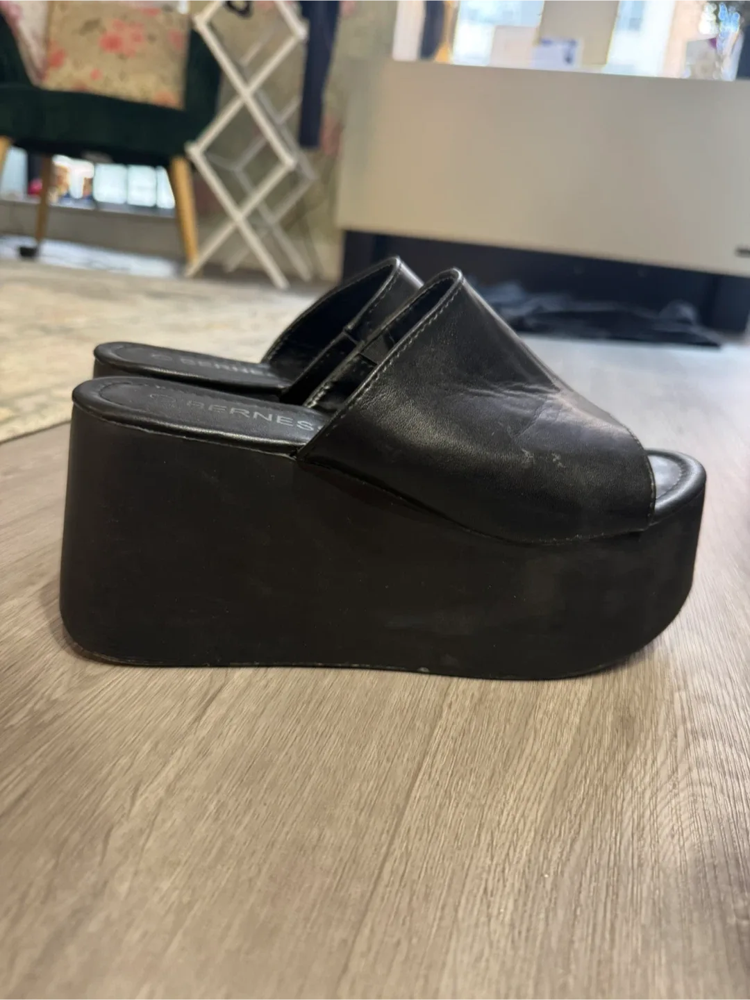 BERNESS Black Platform Sandals image indicator(2)